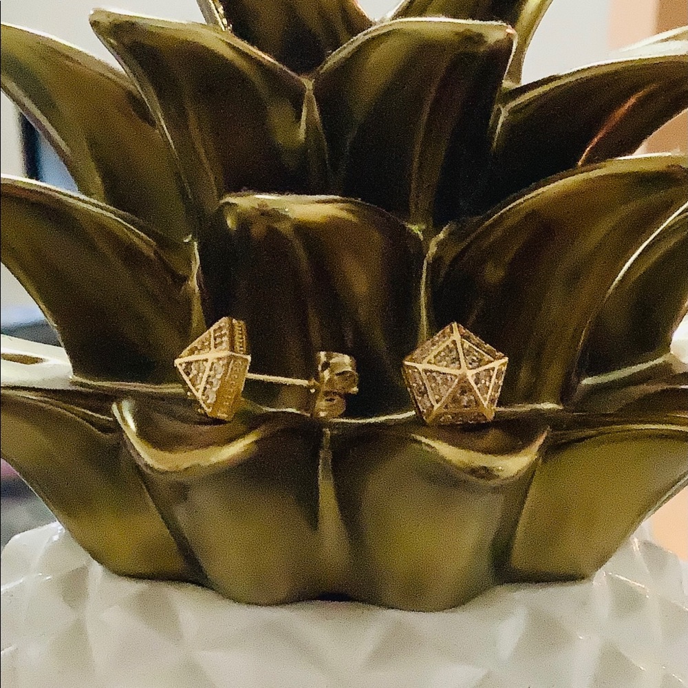 Hexagonal Pyramid Studs